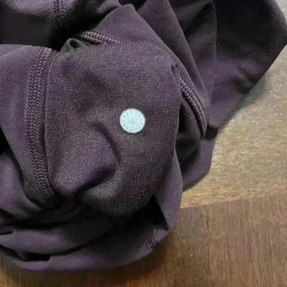 Lululemon crop leggings - Picture 6 of 8